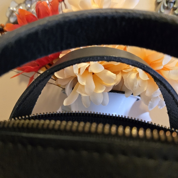 Go Forth Goods GFG Jane Crossbody + Oval Strap - Picture 9 of 14